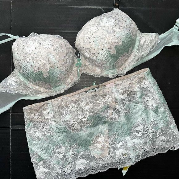 NWT Victoria's Secret 34D,34DD,36B,36C BRA SET+garter+ROBE silver MINT SEDUCTION - Picture 6 of 8